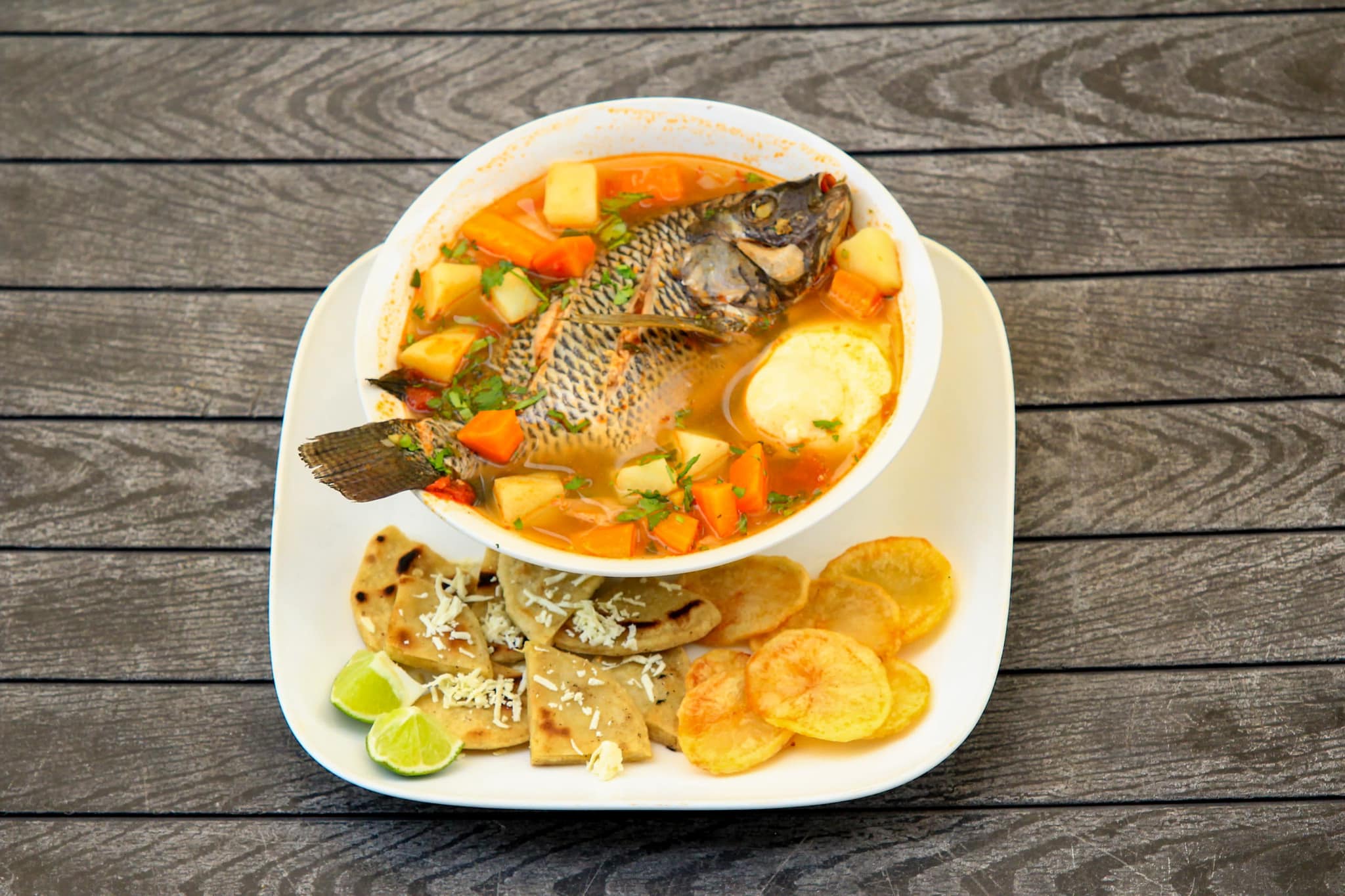 sopa de tilapia el faro clareño